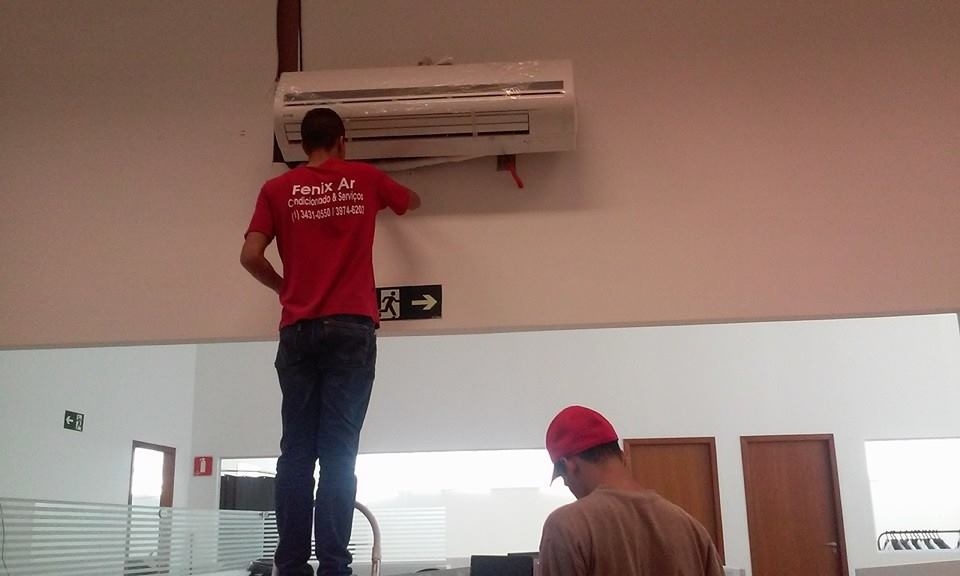 Serviços de Instalação de Ar Condicionado Valores Parque São Domingos - Instalação Ar Condicionado Parede